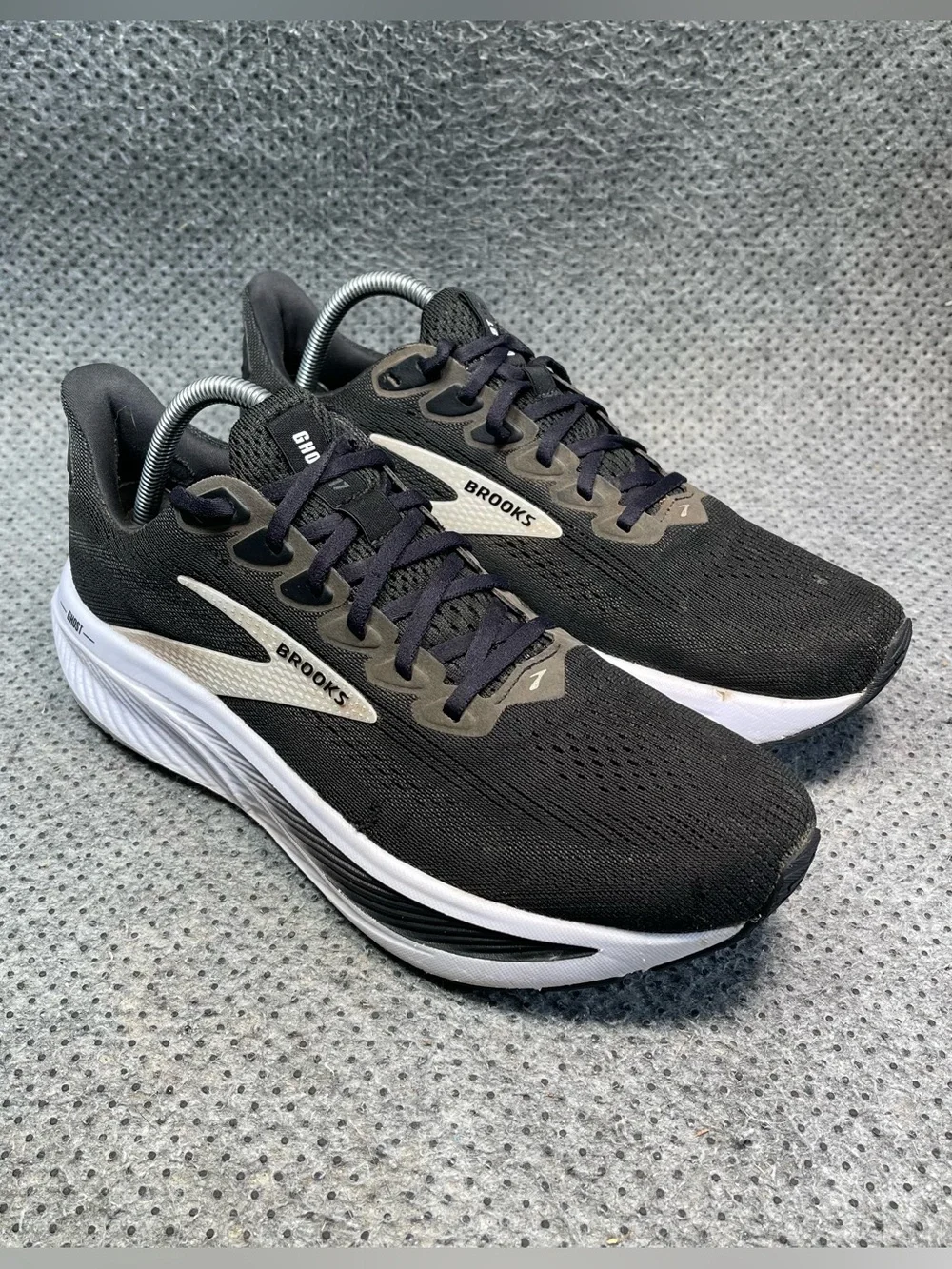 Brooks Ghost 17 Black White Running Shoes Size 9.5 Men’s